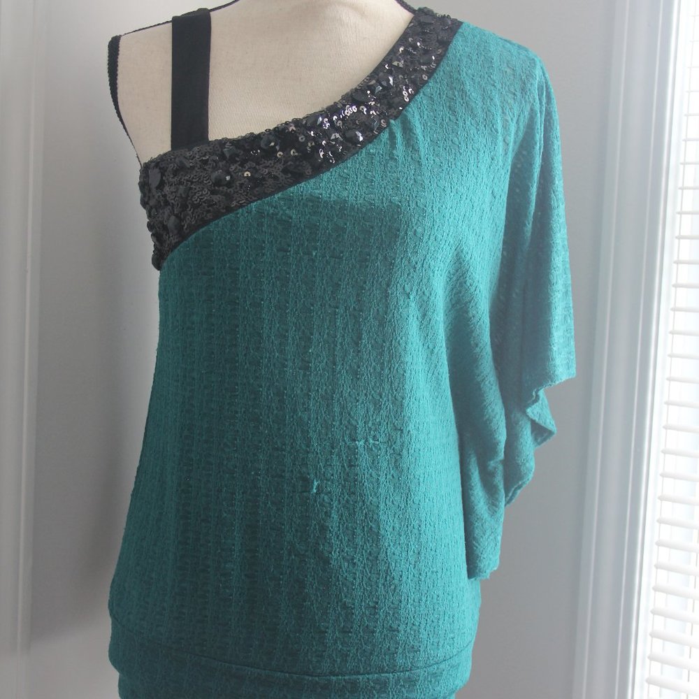 Studio Y | Emerald Green Fashion Top